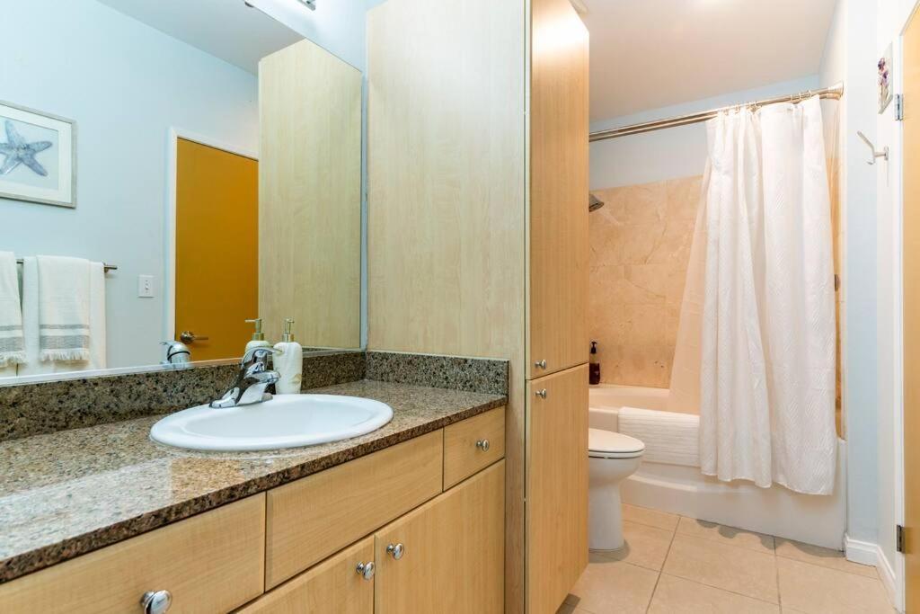A Corner Unit With Ocean Views From Every Room Лонг Бийч Екстериор снимка