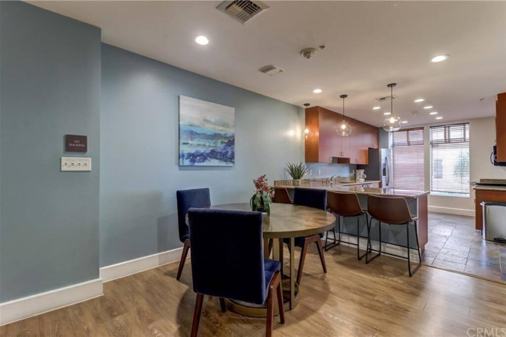 A Corner Unit With Ocean Views From Every Room Лонг Бийч Екстериор снимка