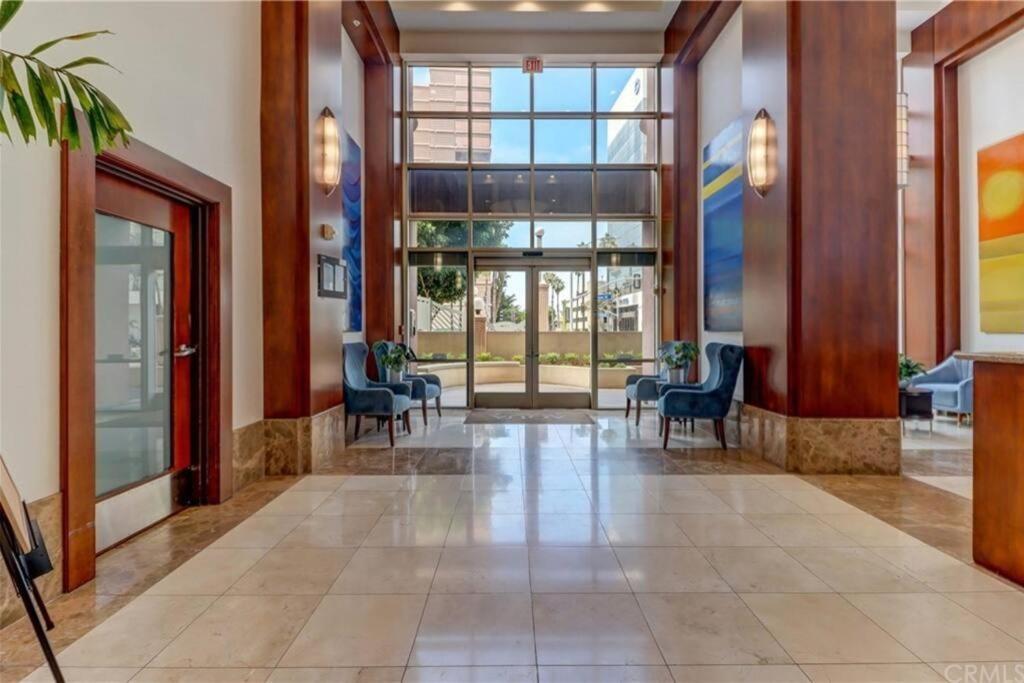 A Corner Unit With Ocean Views From Every Room Лонг Бийч Екстериор снимка