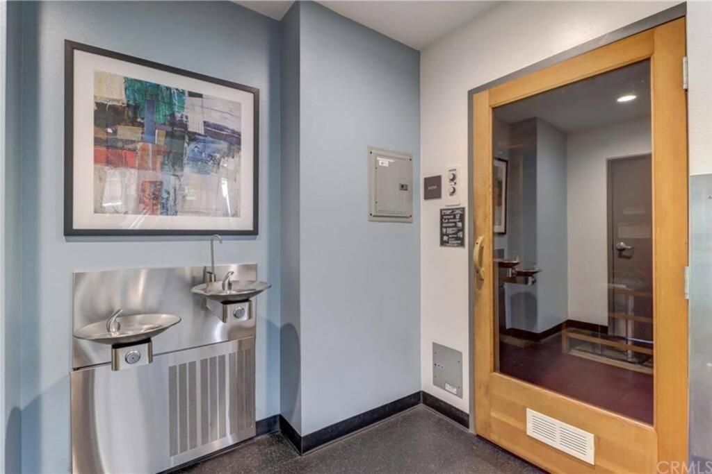 A Corner Unit With Ocean Views From Every Room Лонг Бийч Екстериор снимка
